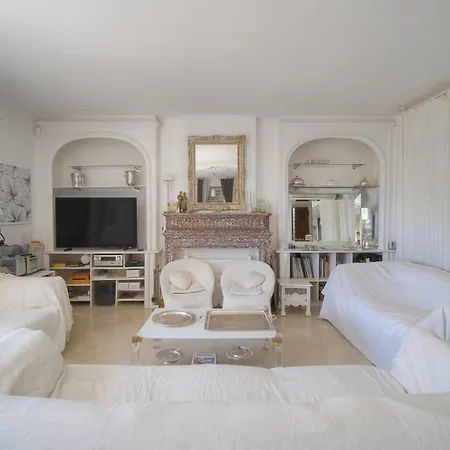 Villa Frgk 'luxury Mevania Heated Pool, & Ultra-fast Wi-fi' *