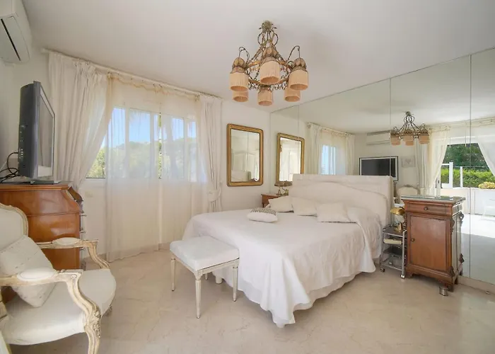 Villa Frgk 'luxury Heated Pool, & Ultra-fast Wi-fi'