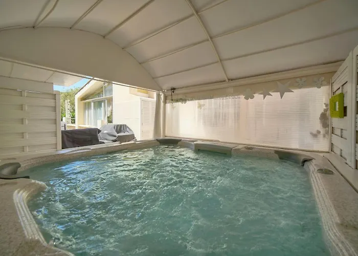 Villa Frgk 'luxury Heated Pool, & Ultra-fast Wi-fi' *